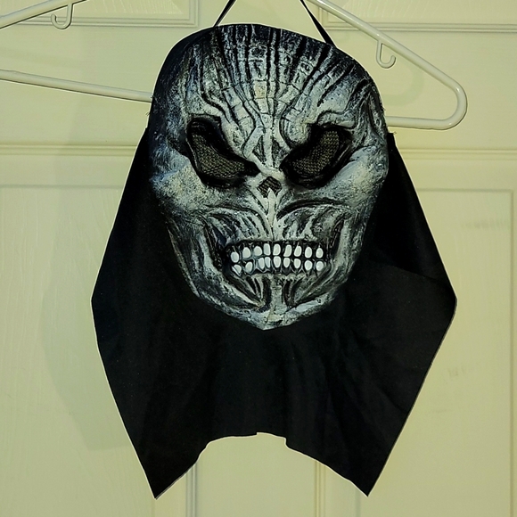 🎃Ghastly Ghoul with Fake Blood Knife 🔪 - Picture 4 of 13